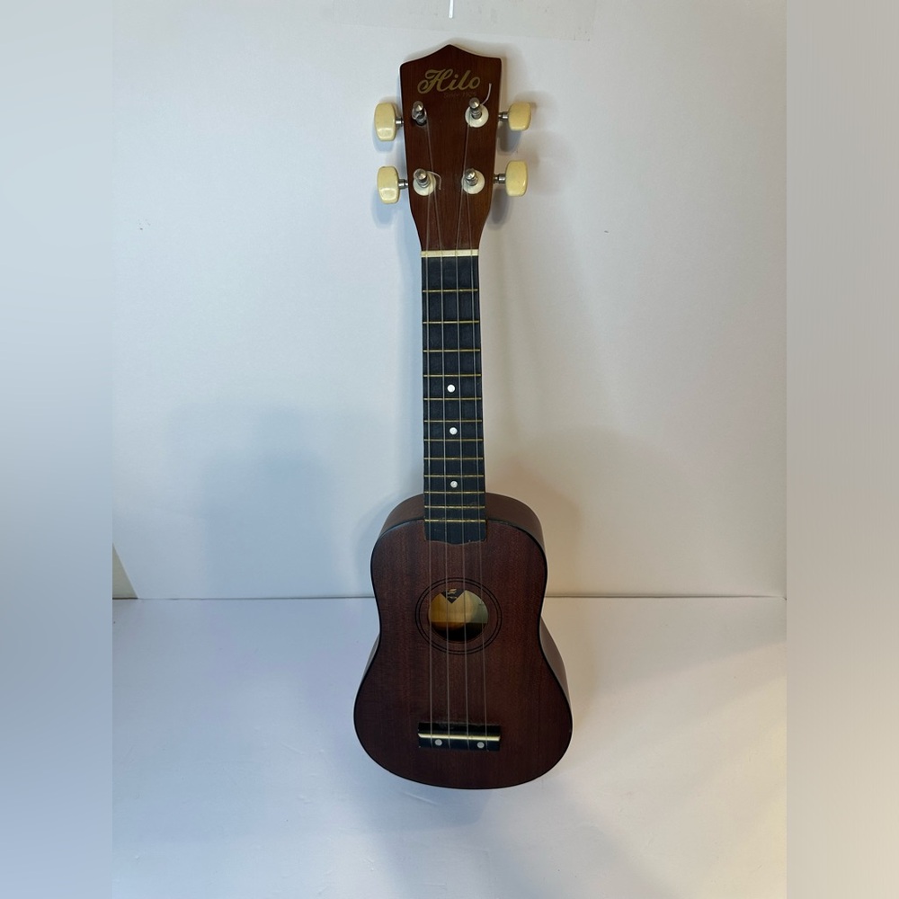 Hilo Ukulele - Classic Brown Finish